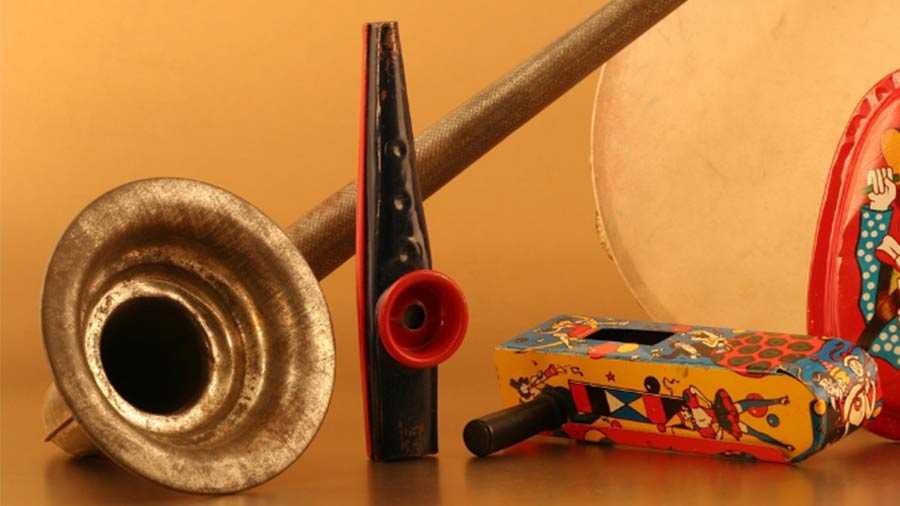 Metal and Plastic Kazoo Musical Instruments with Carnival Clowns