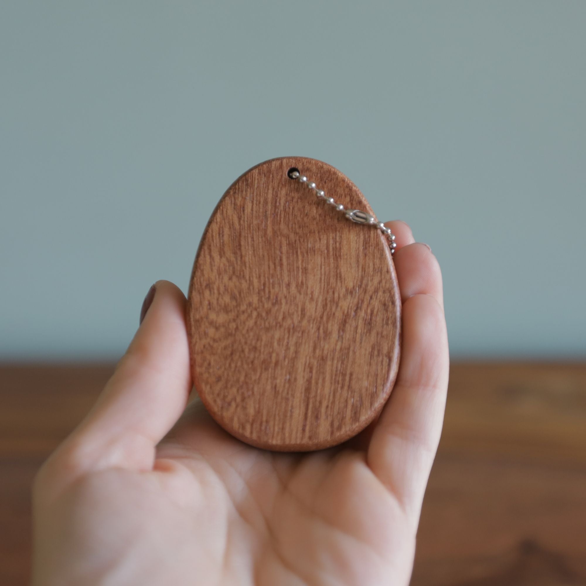 Back view of Chisai Pocket Kalimba (8 note)